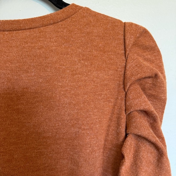 Women's Orange Top with Ruched Shoulders Size L - Picture 7 of 7